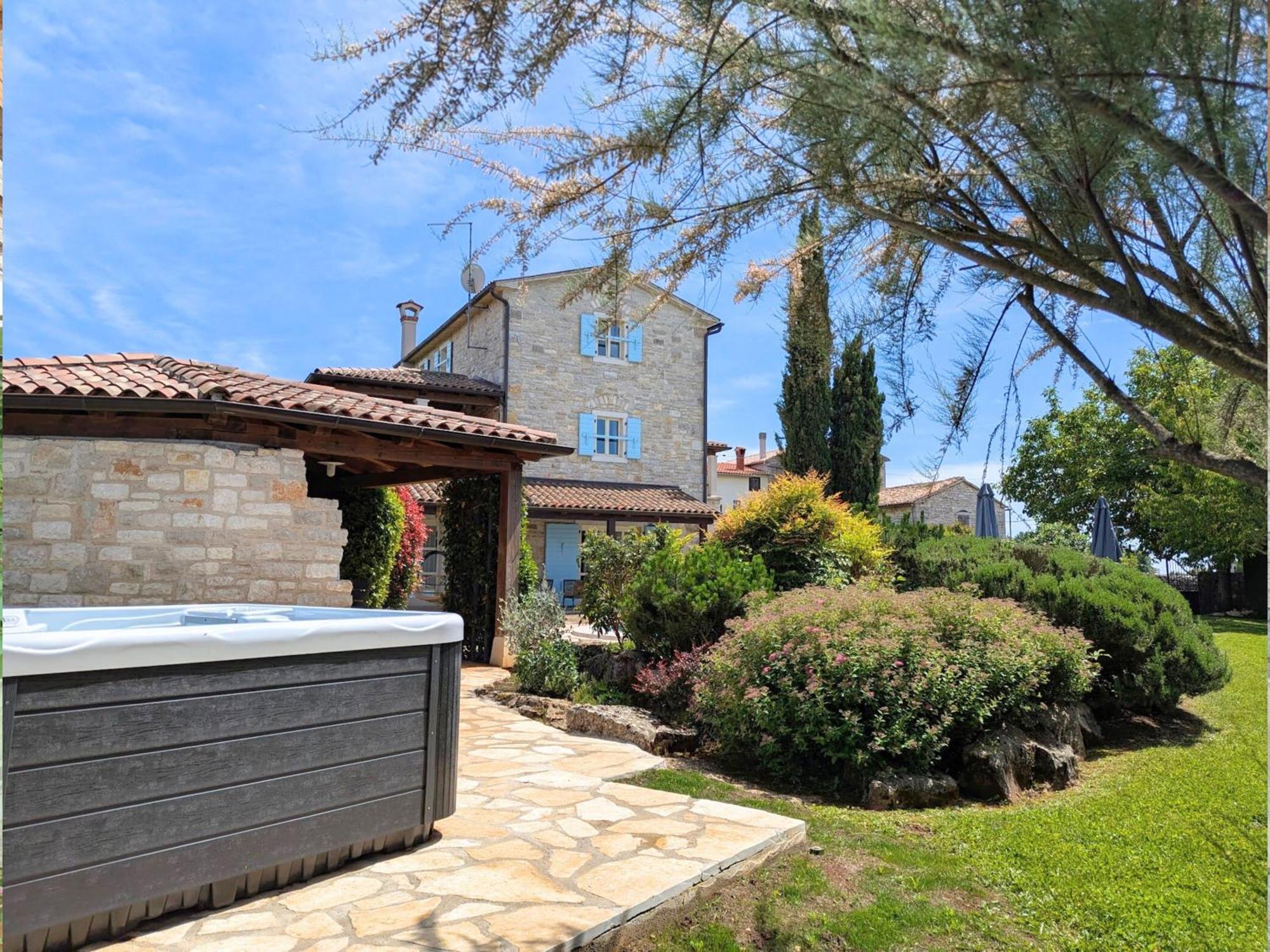 Villa Paolina With Hot Tub Вишнян Экстерьер фото